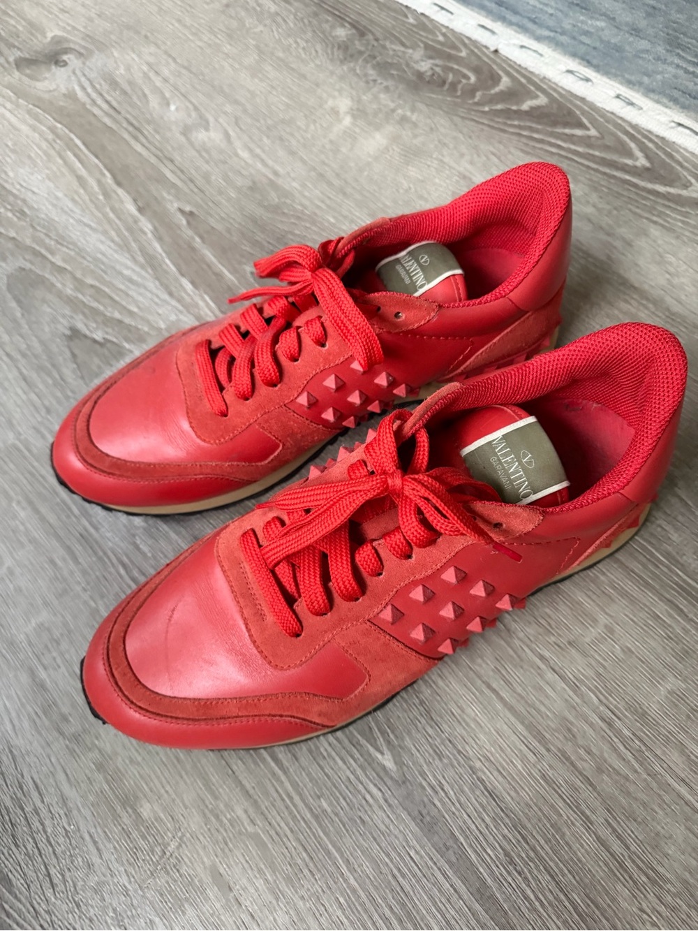 Valentino Men Red Studded Low-Top Sneakers